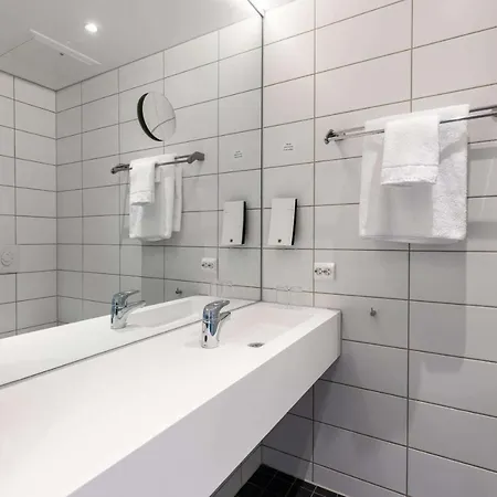 Western Oslo Airport 4*
