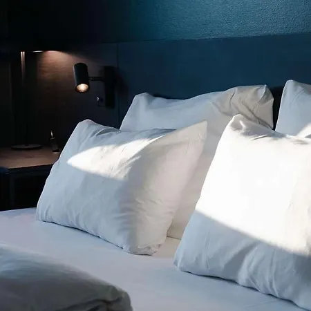 Western Oslo Airport Garder