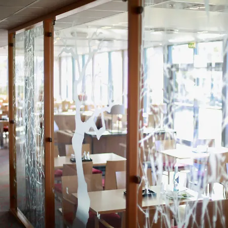 Western Oslo Airport 4*