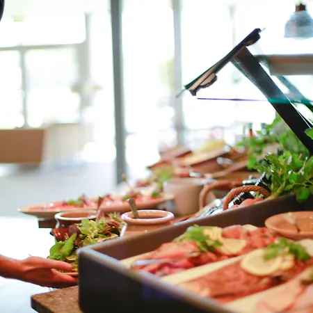 Western Oslo Airport Hotell 4*