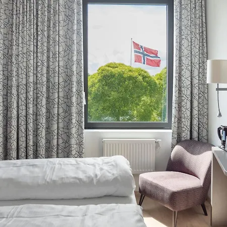 Western Oslo Airport Hotell 4*