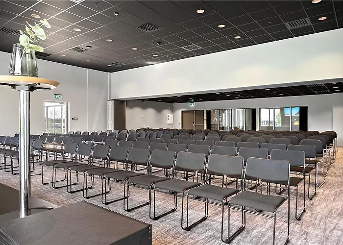 Western Oslo Airport 4*