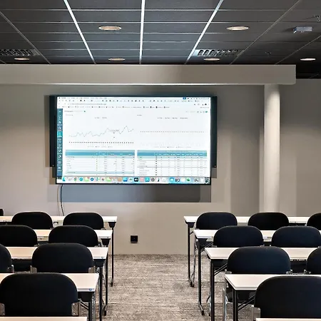 Western Oslo Airport Hotel 4*