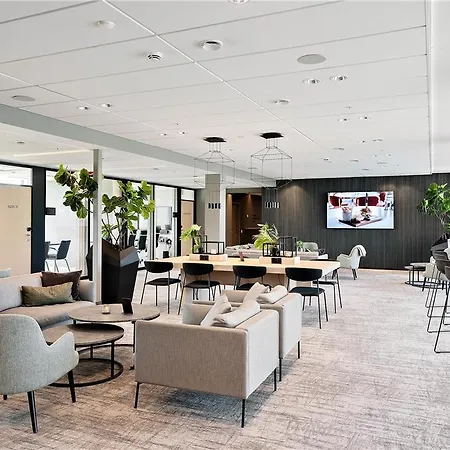 Western Oslo Airport Hotel 4*